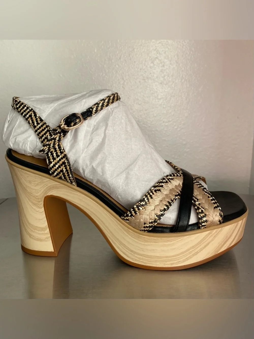 NEW-NATURALIZER WOMENS BLACK AND TAN WOVEN PLATFORM SANDALS